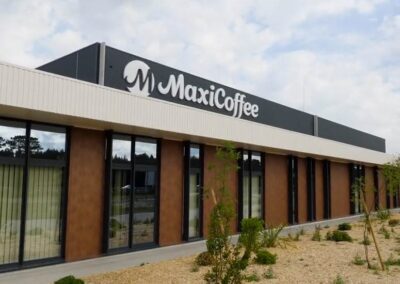 Nouveaux bureaux, usine et entrepôt de la société MaxiCoffee à La Test de Buch (33).